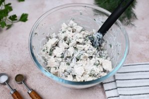 Салат с грибами и курицей