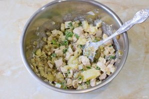 Салат с шампиньонами и курицей Салат с шампиньонами и курицей