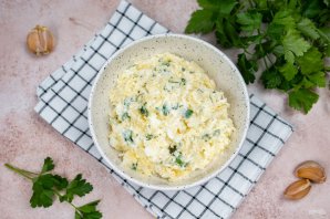 Сырный салат классический