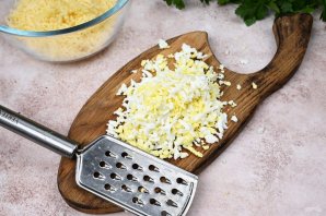 Сырный салат классический