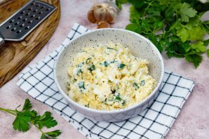 Сырный салат классический