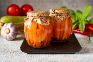 Маринованная морковь