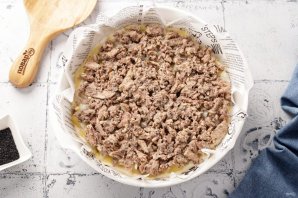 Пирог с консервированной сайрой Пирог с консервированной сайрой