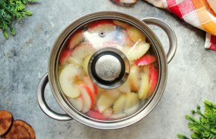 Компот из яблок