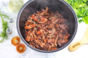 Рыжики в мультиварке Рыжики в мультиварке