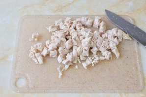 Салат с курицей, перцем и помидорами