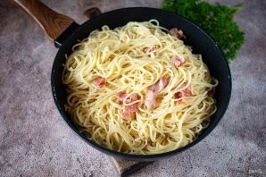 Спагетти с беконом Спагетти с беконом