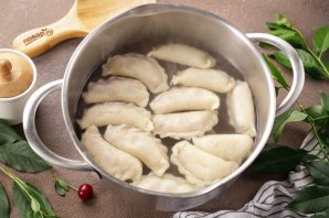 Вареники с вишней Вареники с вишней